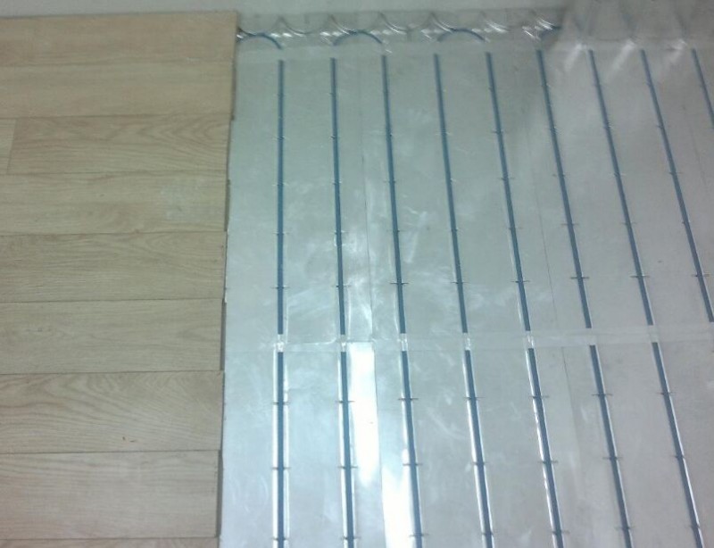 遠(yuǎn)紅外輻射式電采暖取暖電熱幕電熱板