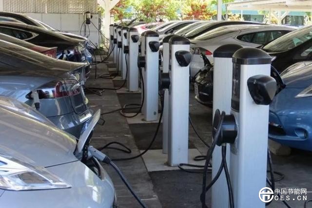 特斯拉又自燃了？是時候跟你聊聊電動汽車的電池安全性了