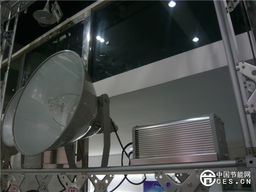 室外防震型投光燈 