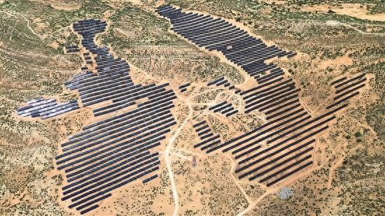 光伏綠電助力防風固沙