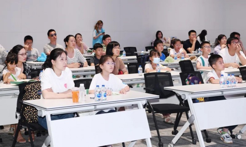 探訪綠色智慧交通 踐行節(jié)能低碳生活