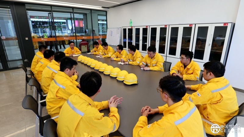 “疆電入渝”首臺1000MW煤電機組順利并網(wǎng) “疆電入渝”首臺1000MW煤電機組順利并網(wǎng)