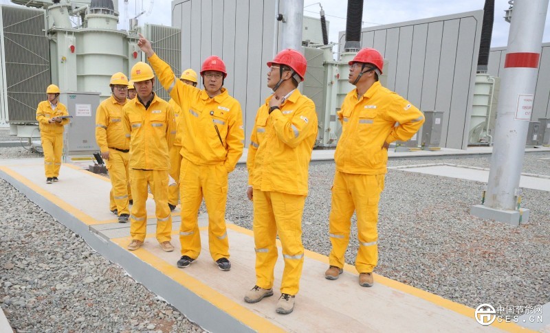 “疆電入渝”首臺1000MW煤電機組順利并網(wǎng) “疆電入渝”首臺1000MW煤電機組順利并網(wǎng)