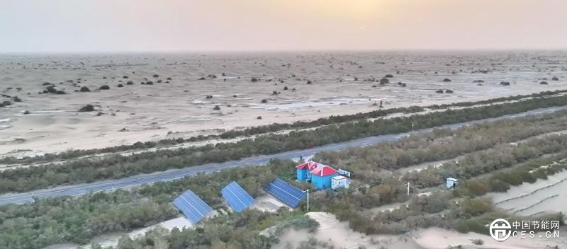 陽光“養(yǎng)綠”首條零碳沙漠公路
