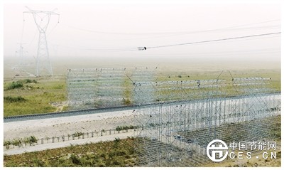 新疆環(huán)塔里木盆地750千伏輸變電工程全線貫通 我國(guó)最大超高壓環(huán)網(wǎng)工程“合龍” 新疆環(huán)塔里木盆地750千伏輸變電工程全線貫通 我國(guó)最大超高壓環(huán)網(wǎng)工程“合龍”