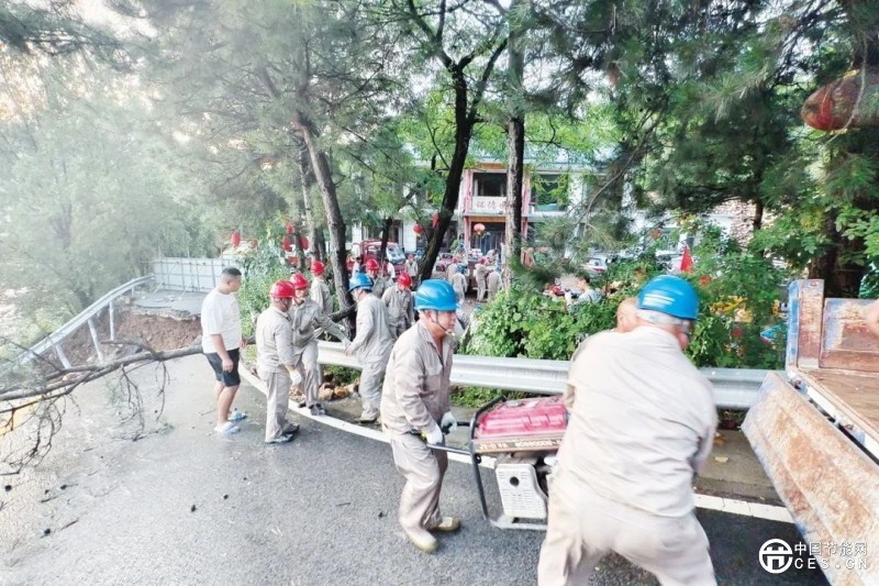 能源電力系統(tǒng)奮戰(zhàn)防汛救災(zāi)一線 能源電力系統(tǒng)奮戰(zhàn)防汛救災(zāi)一線