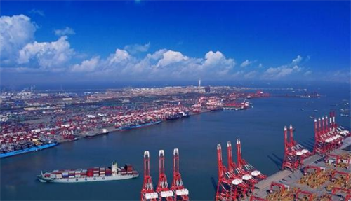 習(xí)近平總書記指出，推動(dòng)長江經(jīng)濟(jì)帶發(fā)展，理念要先進(jìn)，堅(jiān)持生態(tài)優(yōu)先、綠色發(fā)展，把生態(tài)環(huán)境保護(hù)擺上優(yōu)先地位。