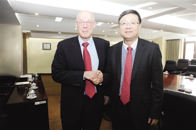 陳吉寧在京會(huì)見了美國(guó)前財(cái)政部長(zhǎng)亨利˙鮑爾森先生。