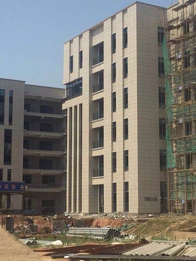 瑪卡洛尼外墻專用陶瓷薄板 為現(xiàn)代建筑節(jié)能減排