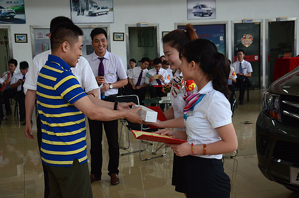 現(xiàn)場(chǎng)頒獎(jiǎng)