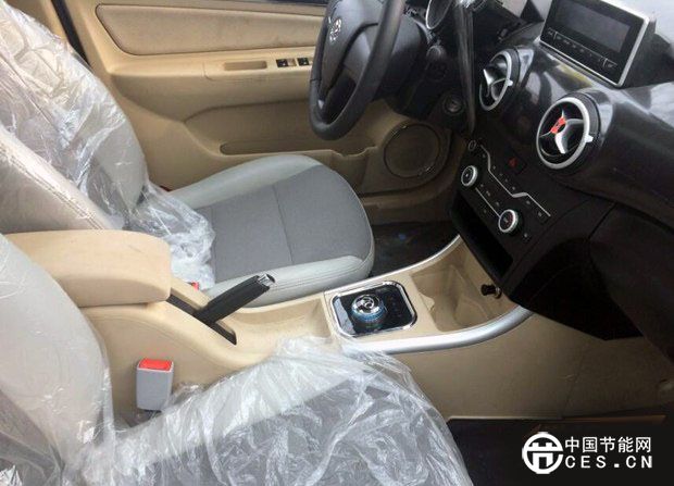 北汽紳寶X25電動(dòng)版諜照曝光 預(yù)計(jì)2016年發(fā)布