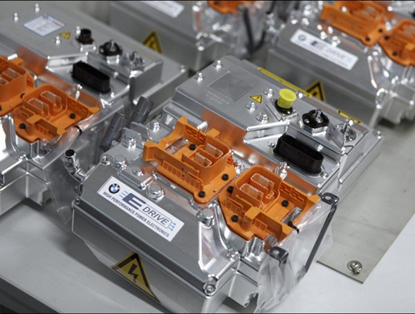 新能源汽車輕量化難度高 動(dòng)力電池成重負(fù)