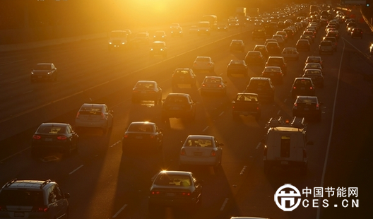 新能源汽車是關(guān)乎中國汽車工業(yè)未來的一場革命，但眼前還有三座大山