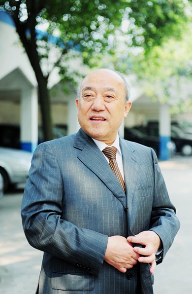 魯冠球圓夢:萬向聯(lián)手上汽建新能源客車公司