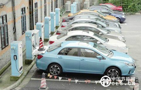 十年路線圖 新能源汽車向左還是向右