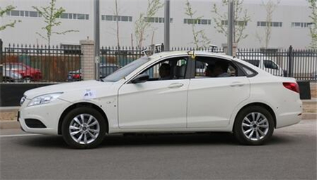 電動(dòng)化+智能化潮流席卷北京車展，誰造未來汽車？