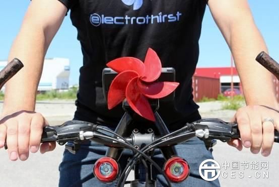 小小風(fēng)車能發(fā)電！手機沒電時只需“等風(fēng)來”