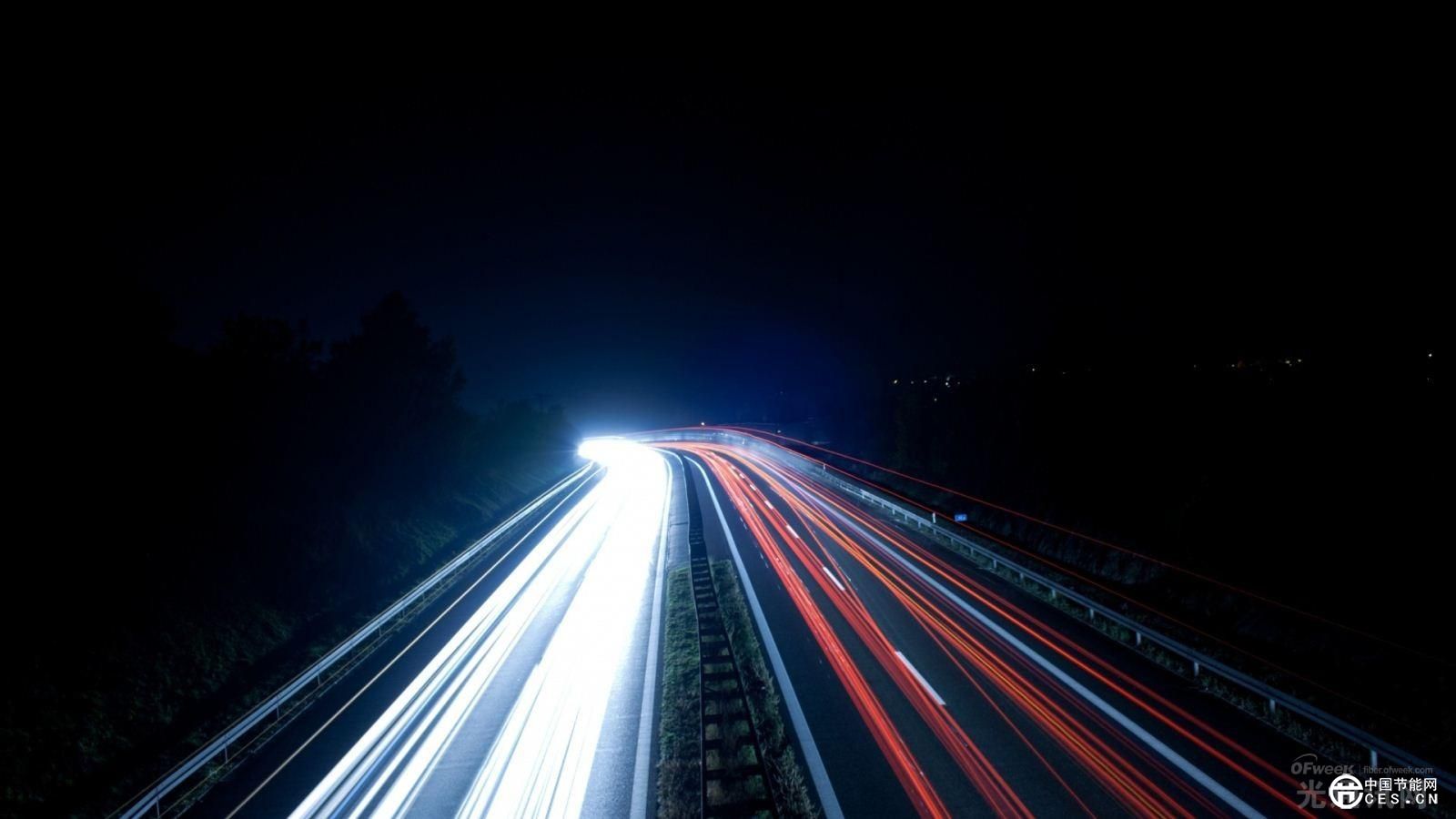 超寬帶革命來(lái)襲  運(yùn)營(yíng)商們?nèi)绾螒?yīng)對(duì)？