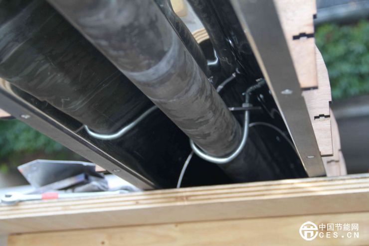 節(jié)約能源:DIY一個太陽能集熱器裝屋頂