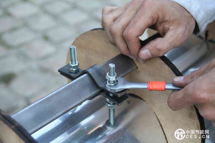 節(jié)約能源:DIY一個太陽能集熱器裝屋頂