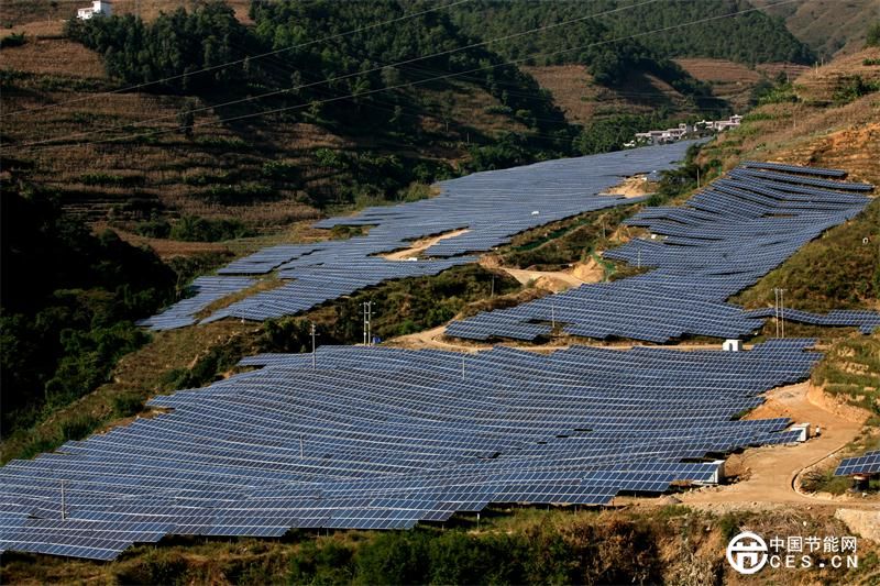 鳳慶縣：農光互補光伏發(fā)電工程助農增收