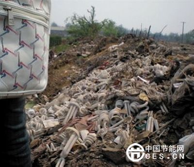 據(jù)統(tǒng)計(jì)，2006年我國報(bào)廢的含汞照明電器折合40瓦標(biāo)準(zhǔn)熒光燈達(dá)10億只，由于處置不當(dāng)而釋放到大氣環(huán)境中的汞量竟達(dá)70~80 噸，但至今國家尚沒有出臺(tái)針對(duì)性措施和政策。