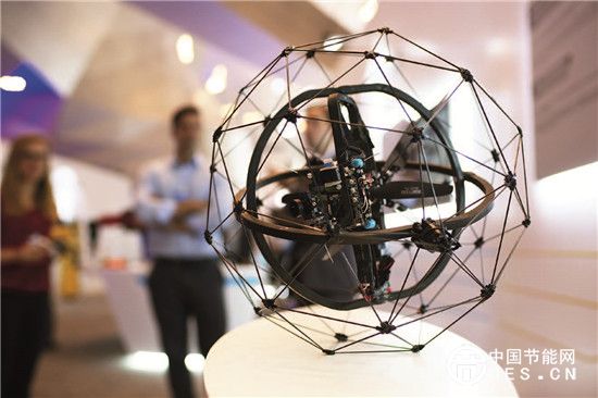 生產(chǎn)全球化到科技全球化:機(jī)器人“占領(lǐng)”達(dá)沃斯