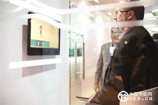 生產(chǎn)全球化到科技全球化:機(jī)器人“占領(lǐng)”達(dá)沃斯