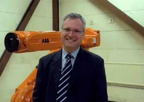 ABB打造精益型標(biāo)準(zhǔn)機(jī)器人 重量減輕800多千克