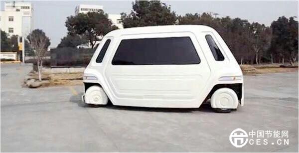 萬(wàn)科開發(fā)的機(jī)器人保安“大白”